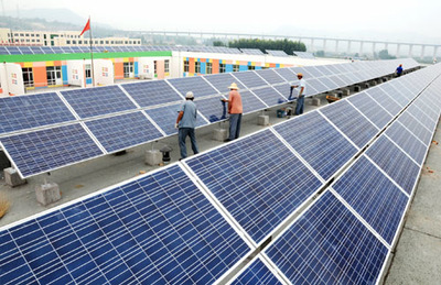 綠色能源進校園 沂源縣首個校園樓頂風光互補發電項目即將投用